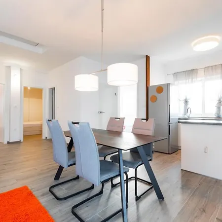 Marina Apartament *